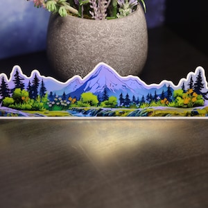 Holografisk skogsberg magnetklistermärke: Vårnaturdekal