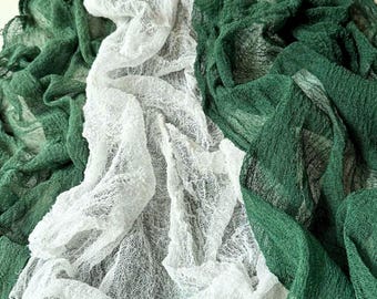 Groen, wit en donkergroen boho-huwelijksdecor, middenstukken kaasdoek voor tafelloper