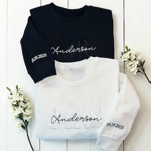 Personalized Mrs Sweatshirt, Custom Mr and Mrs Embroidered Sweatshirt, Wedding Gift, Matching Couples Sweatshirt, Bride to be sweatshirt