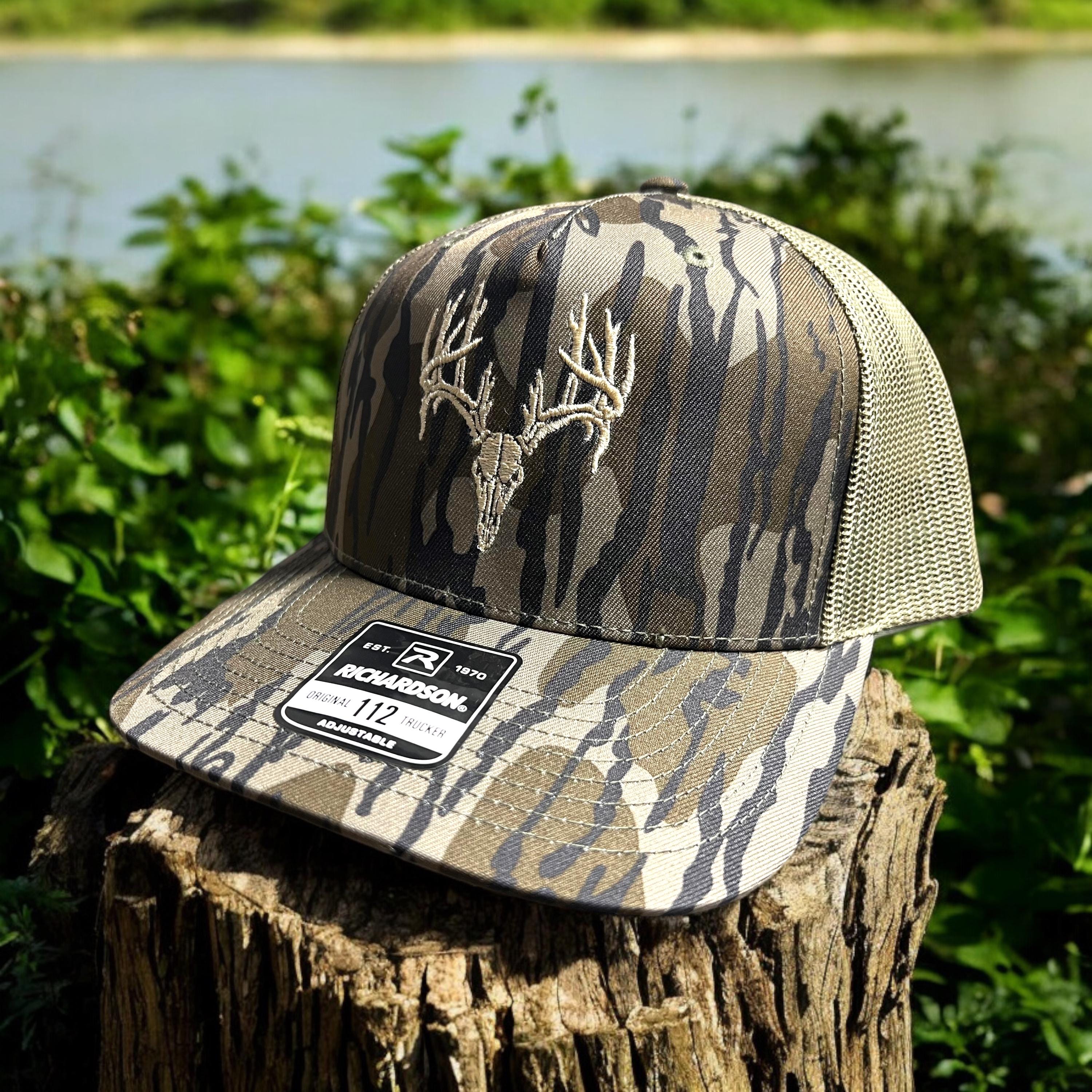 Embroidered Deer Skull Camo Hunting Hat - Richardson 112  display picture 1