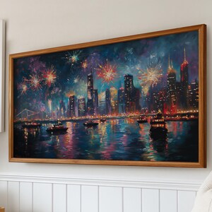 Puede incluir: Pintura enmarcada que representa un paisaje urbano nocturno con fuegos artificiales. La obra presenta una vibrante exhibición de explosiones coloridas sobre el agua, con siluetas de barcos y edificios. El marco es de madera.
