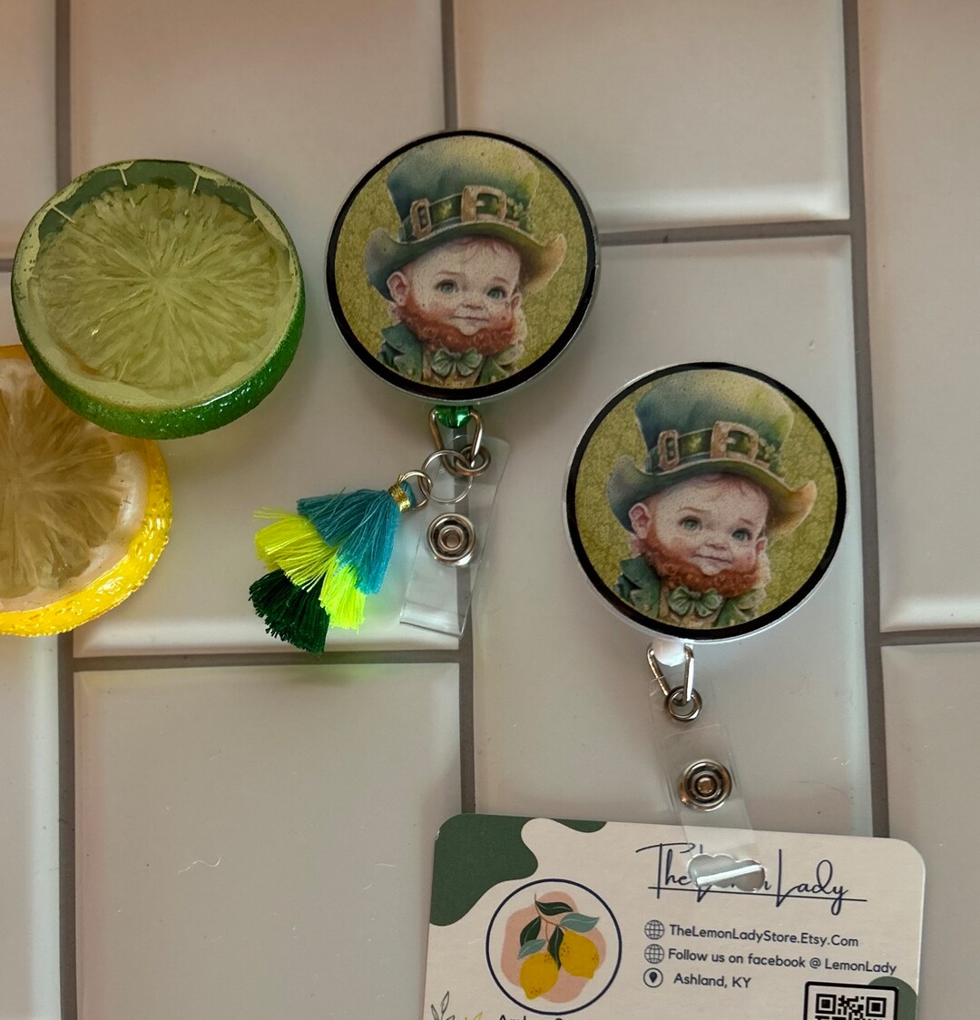 St Patricks Day Badge Reels Retractable St Patrick's Day Badge Reel, Glitter Shamrock Clover ID Badge Holder With Clip, Retractable Badge Reel With Swivel Alligator Clip, Funny Name Badge Holder For Nurse