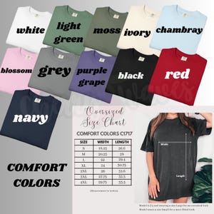 Może przedstawiać: Kolekcja koszulek Comfort Colors w rozmiarze oversize w r&oacute;żnych kolorach, w tym białym, jasnozielonym, mchu, kości słoniowej, chambray, r&oacute;żowym, szarym, fioletowym winogronie, czarnym, czerwonym i granatowym. Dołączona jest tabela rozmiar&oacute;w.