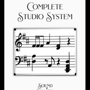 Puede incluir: Una pizarra blanca con notas musicales y el texto "COMPLETE STUDIO SYSTEM" y "SOUND SHAPES" en negro. Las notas musicales incluyen claves de sol y de fa, sostenidos, bemoles y varios valores de notas.