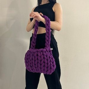 Handmade Chunky Knit Bag: Coarse Yarn Crocheted Puffer Bag