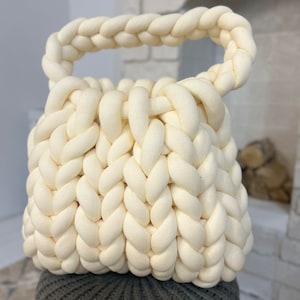 Handmade Chunky Knit Bag: Big Yarn Crocheted Puffer Bag