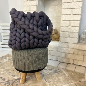 Handmade Crocheted Chunky Knit Bag: Big Yarn Puffer Bag