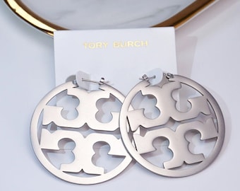 Tory burch T logo sivler earrings