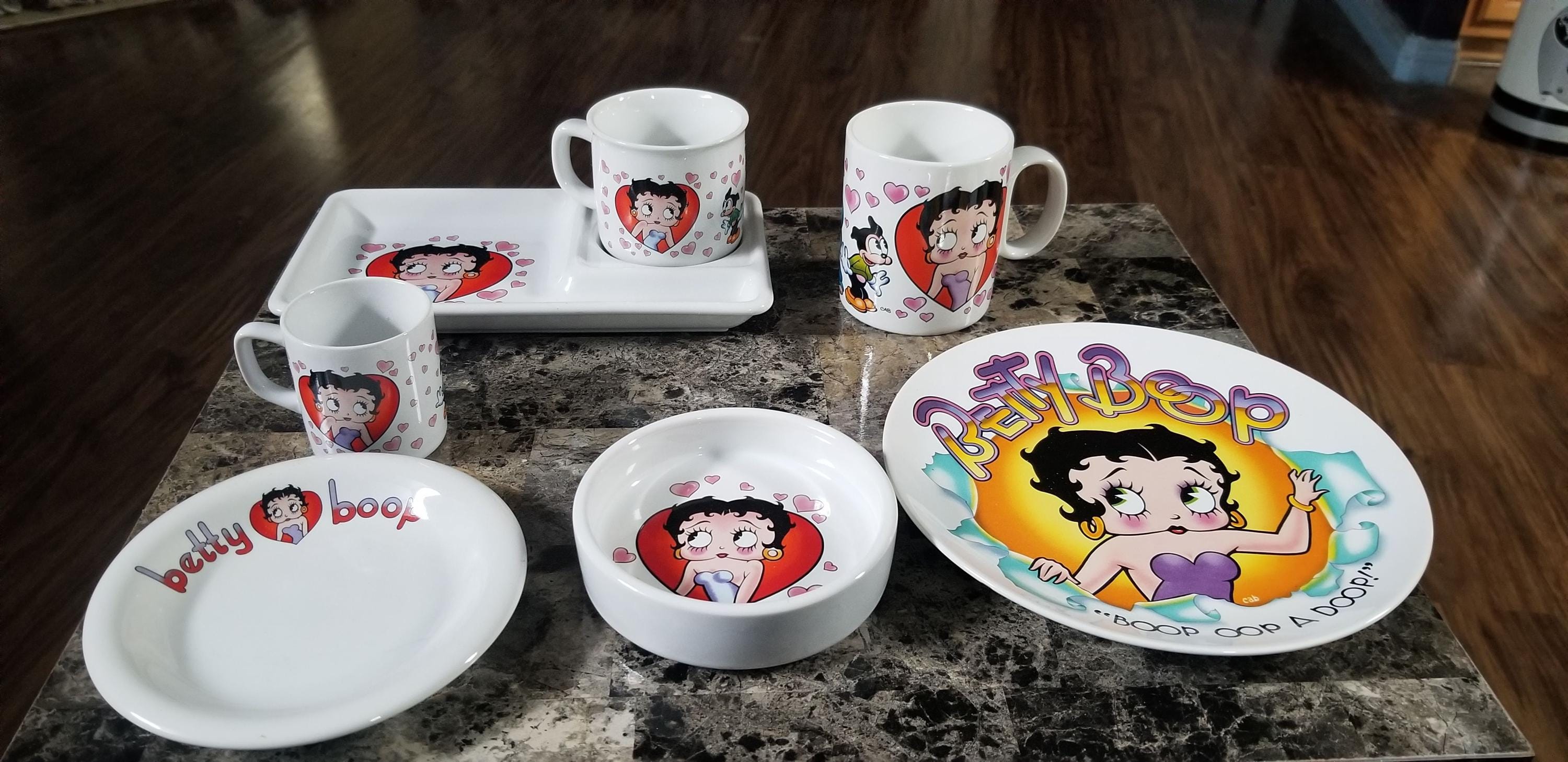 ベティちゃん　BETTY BOOP 　食器　皿 Betty Boop Collector Plates and Mugs - Etsy