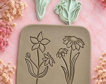 Stempelset met clematis- en echinacea-motieven op klei – Bloemig aardewerkgereedschap