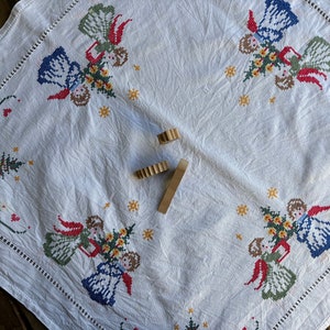 Vintage Christmas cross stitch tablecloth, Handembtoidered Christmas tablecloth with angels, Vintage white cotton cross stitch table linen
