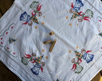 Vintage Christmas cross stitch tablecloth, Handembtoidered Christmas tablecloth with angels, Vintage white cotton cross stitch table linen