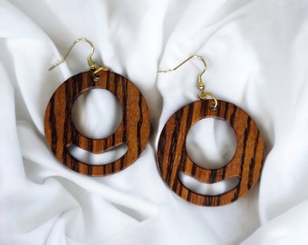 Ohrringe hängend aus gewachstem Zebrano Holz | Holzohrringe leicht | Holzschmuck | Boho | Holzanhänger | nachhaltig