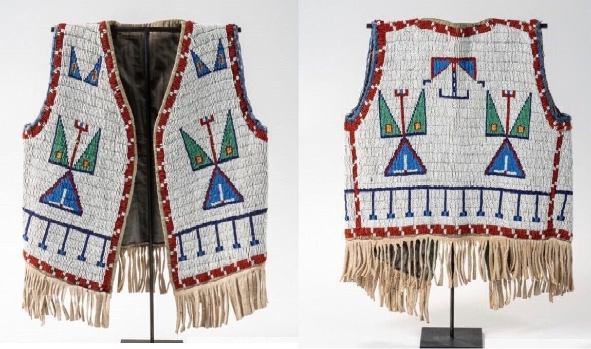 Gilet Powwow Style Sioux Ancien - Dos En Daim, Devant Perlée à La Main
