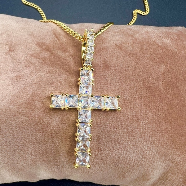 18k 18ct 50cm Gold Filled Chain, Necklace With Stunning Cubic Zirconia Crystal Crucifix Cross Ref:-4