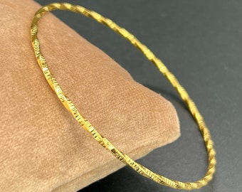 18K 18CT Lady’s Gold Filled X Large Bangle Bracelet, Size 2.12 Weight 5grams Ref:-249