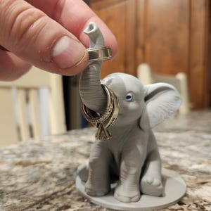 Adorable Baby Elephant Ring Holder – 3D Printed PETG Jewelry Organizer | Cute Animal Ring Stand for Sink, Vanity, or Gift