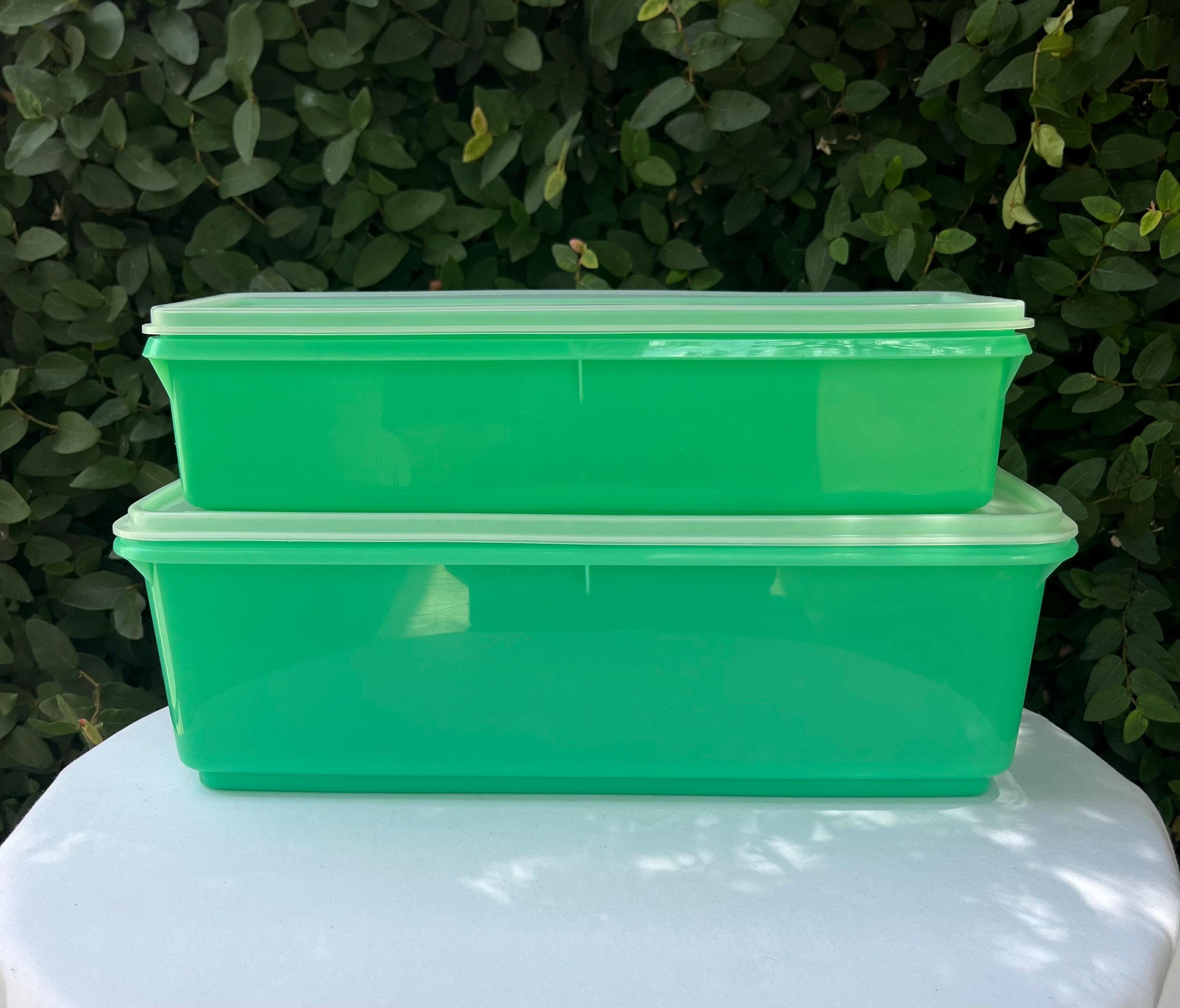 Tupperware タッパーウェア　デイリーストッカー　3段キャスター付き　緑 Tupperware Vegetable Crisper Celery Keeper in Jadeite Green