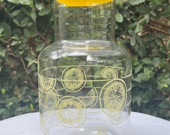 Pyrex Juice Carafe with Lemon Slice Design 2 quart
