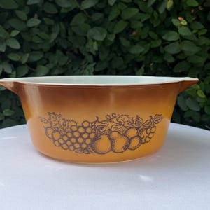 Pyrex Old Orchard Casserole 475