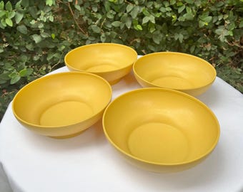 Tupperware Cereal Bowls in Harvest Gold Set of 4
