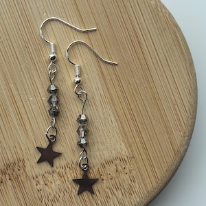 earrings ‘Star Catcher’ silver or gold - celestial dainty delicate dangle star earrings - handmade hypoallergenic jewellery - gifts for her