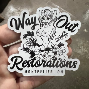 Way Out Restorations LOGO Pin Up Gal Die Cut Magnet, czarno-biały, magnes na skrzynkę narzędziową