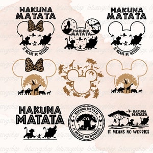 Puede incluir: Un conjunto de ocho archivos de corte digital que presentan la frase "Hakuna Matata" y varias imágenes de la película de Disney El Rey León. Las imágenes incluyen un león, una cebra, una jirafa, un mono, un árbol y una cabeza de Mickey Mouse. La frase "Significa no te preocupes" también se incluye en algunos de los diseños.