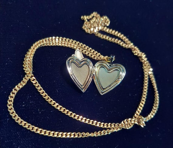 Gold tone heart shaped locket with stain finish a… - image 3