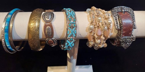 Bargain bundle  has 7 necklaces 5 bracelets and 1… - image 7