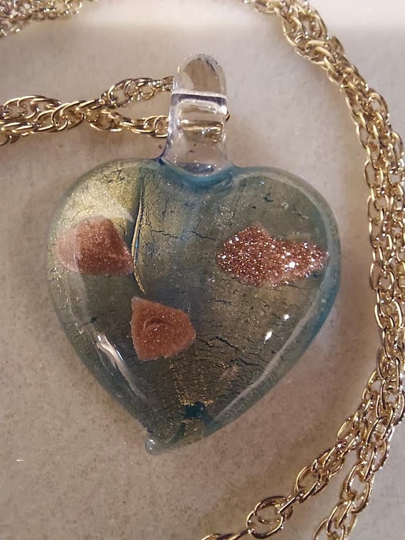 Art glass heart shaped pendant has glittery coppe… - image 3