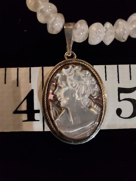 Mother of pearl cameo in silver tone frame has in… - image 3