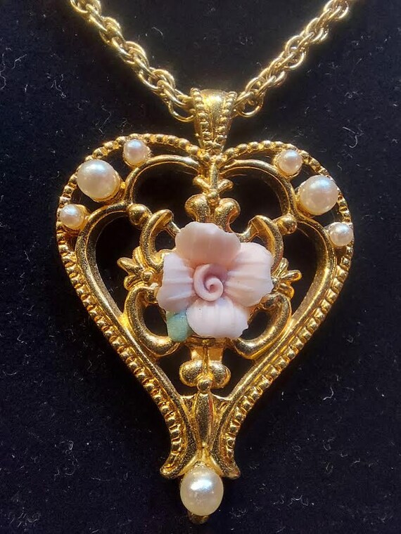 Gold tone pendant has pink porcelain rose and pea… - image 4