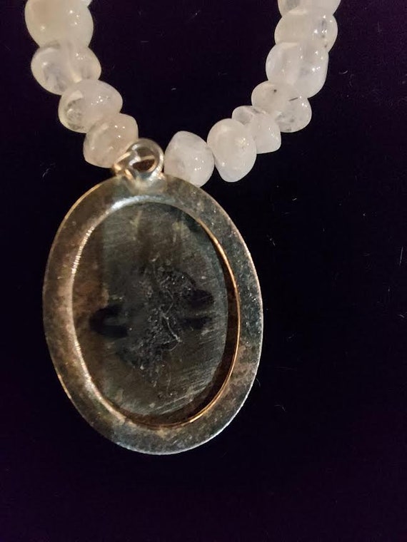 Mother of pearl cameo in silver tone frame has in… - image 7