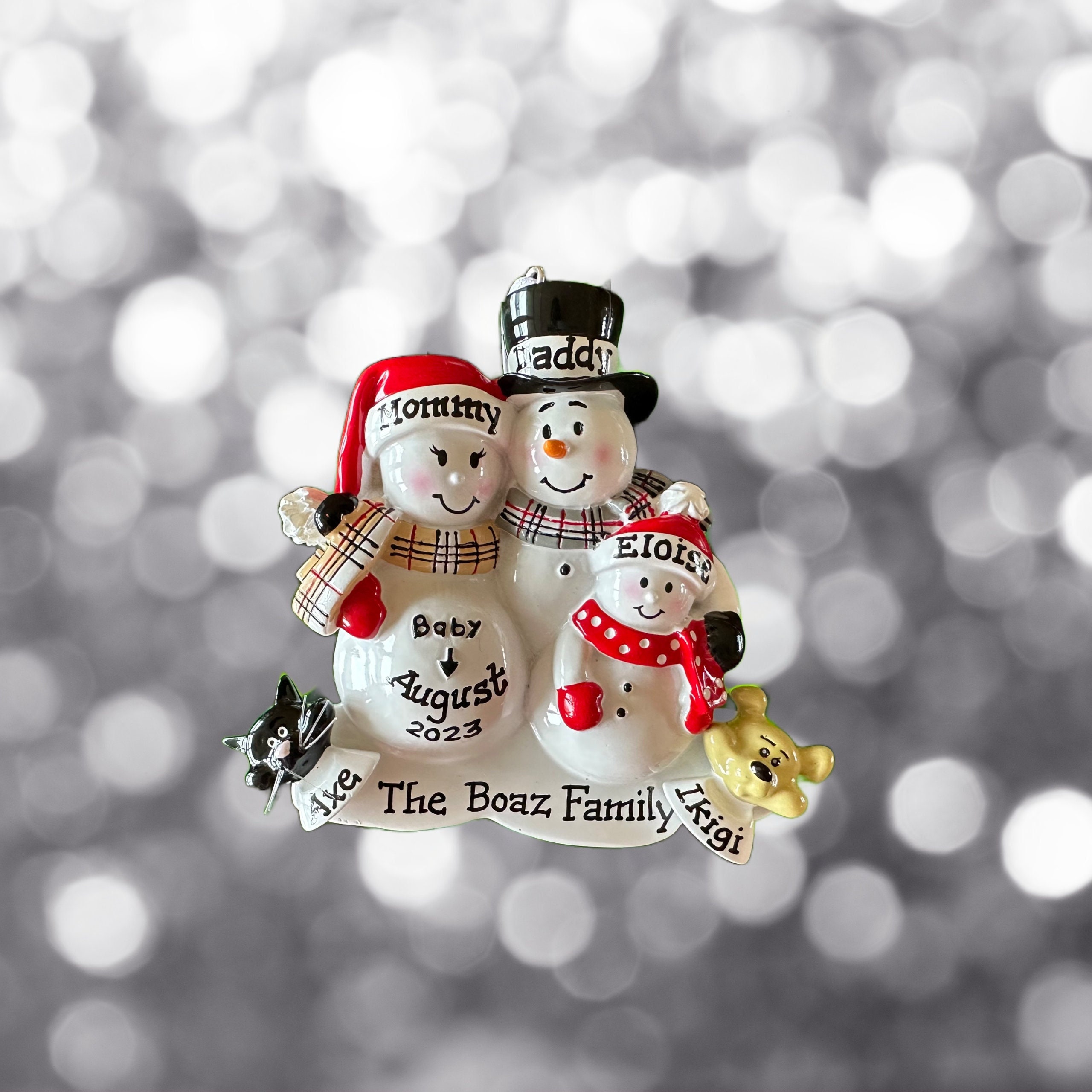 3 Erwartete Familie - Erwartet ein zweites Baby-Schwangeres Schneemann Paar-Personalisierte Weihnachtsverzierung-Wir erwarten Schwangerschaftansage