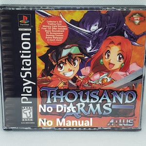 Puede incluir: Caja de juego de PlayStation para "Thousand Arms" con personajes de estilo anime. La portada muestra dos personajes principales con espadas. La caja incluye el logotipo de PlayStation, la clasificación ESRB y el texto "No Disc" y "No Manual".
