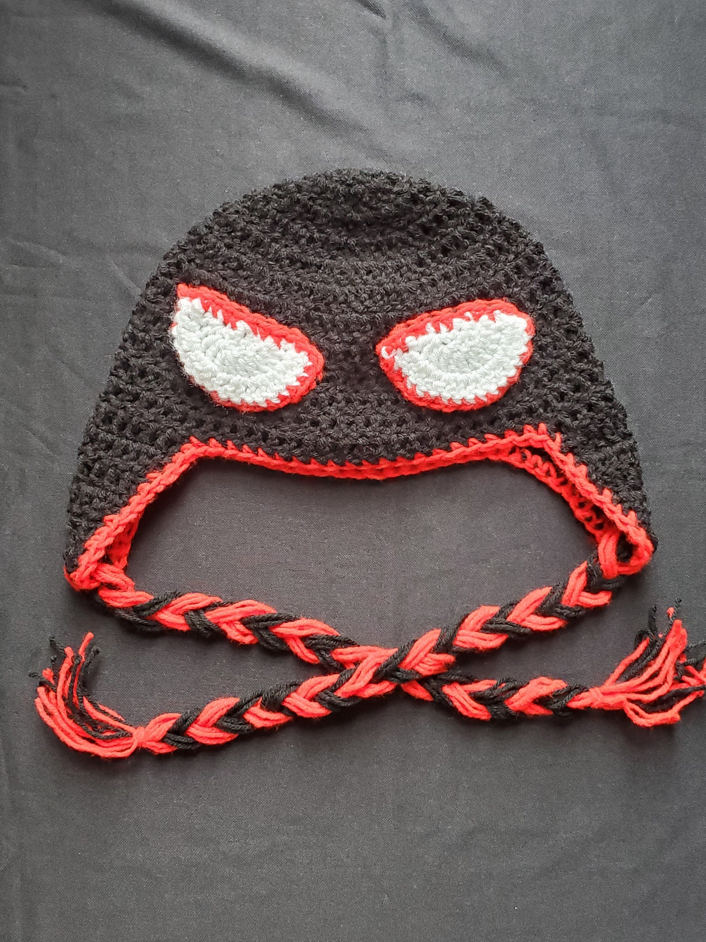 Spider-Man Mayday Beanie - Red & Black Eye Patch Crochet Hats Concept One Marvel Spider-Man Mayday Parker Crochet Tassel  main image 4