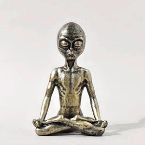 Yoga Alien Resin Fugurine | Mediterande Grå Alien Figur Statyett | UFO Lover Heminredning