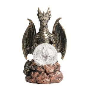 Beau présentoir en forme de sphère de cristal en forme de dragon | Porte-oeufs avec base boule de cristal | Petit bébé dragon Statuette Figurine Statue Décoration d&#39;intérieur