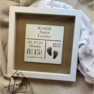 Marco de caja de sombras para anuncio de bebé / Marco de recuerdo personalizado / Nombre del bebé recién nacido, estadísticas de nacimiento, decoración de guardería / Regalo de baby shower