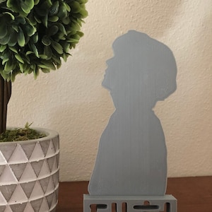 V Sillouette Stand
