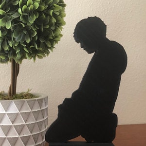 Suga Sillouette Stand