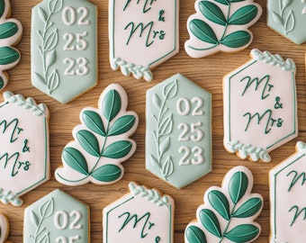 Wedding Cookies / Wedding Favors / Engagement Cookies