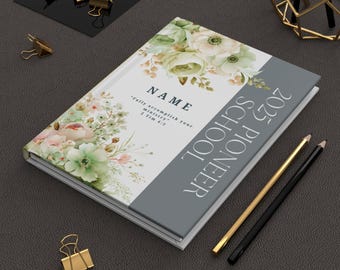 Carnet de notes personnalisé à couverture rigide Pioneer Service School 2025 | Personnalisé avec son nom | Rose printanière fraîche | Cadeau pour fille soeur maman amie PSS