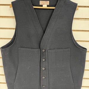 Filson Mackinaw virgin wool vest black 48 handwarmer pockets slotted style 20 bh image 1