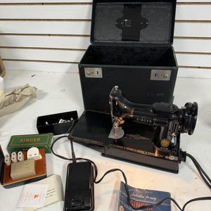 シンガー 221-1 フェザーウェイトミシン 状態良好 動作テスト済み 1957年