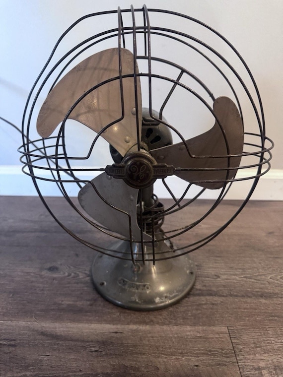 Antique General Electric GE 3 Blade Black Table Desk Oscillating