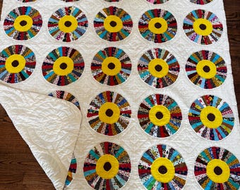 Vtg Stunning Dresden Plate Hand Stitched Made Feedsack Quilt 76x94 Sunflowers