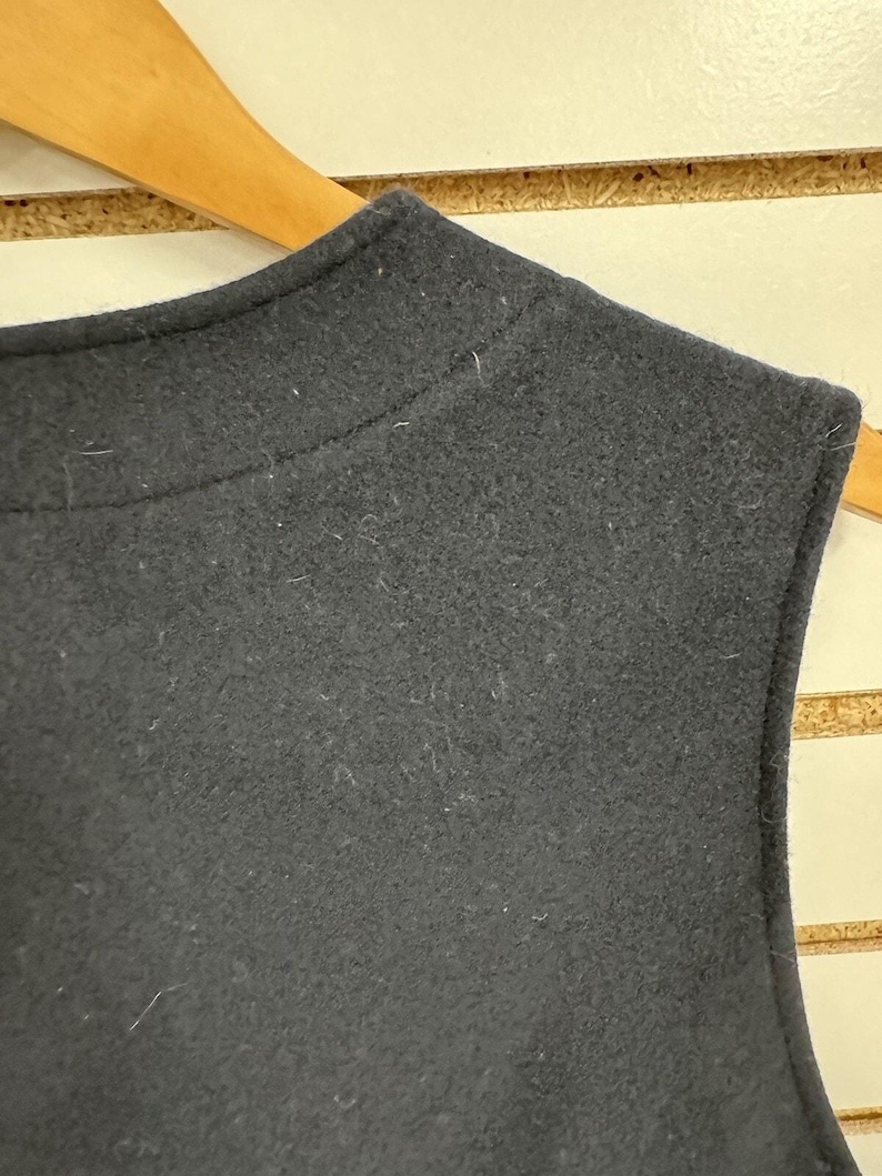 Filson Mackinaw virgin wool vest black 48 handwarmer pockets slotted style 20 bh image 5