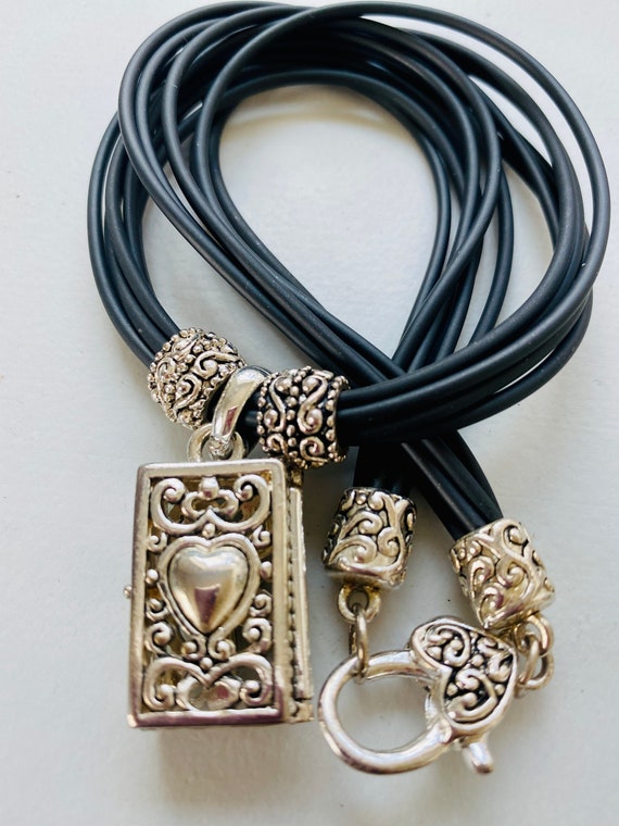 vintage heart locket choker Gem